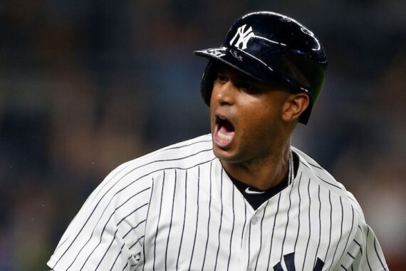 Aaron Hicks Should Be Focused on Staying Healthy, Not Hitting Home Runs Aaron Hicks Should Be Focused on Staying Healthy, Not Hitting Home Runs