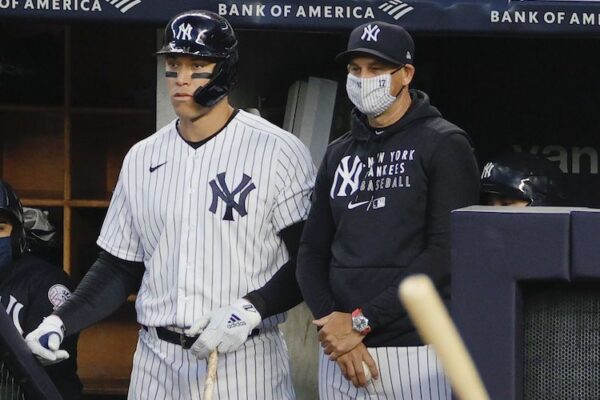 WATCH: Aaron Judge fools everyone in Yankee Stadium, including the