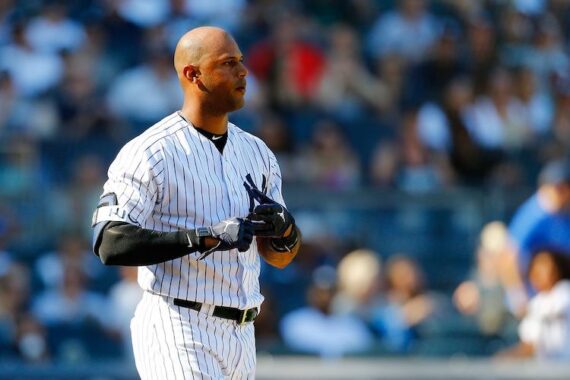 Yankees Can’t Keep Believing in Aaron Hicks’ Health Yankees Can’t Keep Believing in Aaron Hicks’ Health