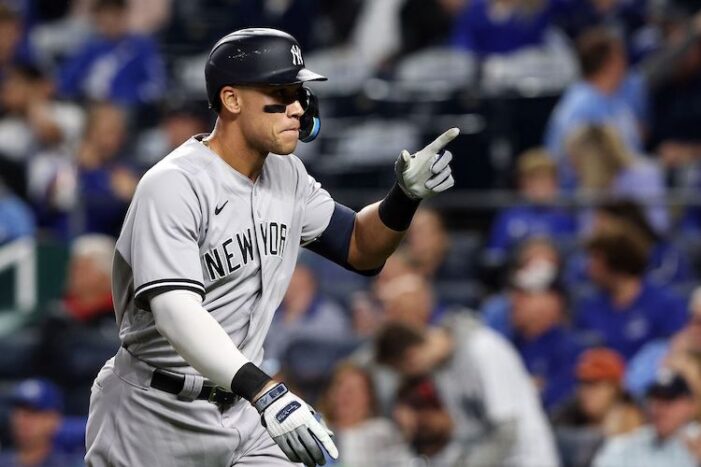 Yankees Podcast: I Love Baseball (Right Now)